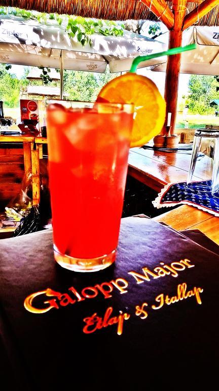 Galopp Major Hotel Gyal Exterior photo